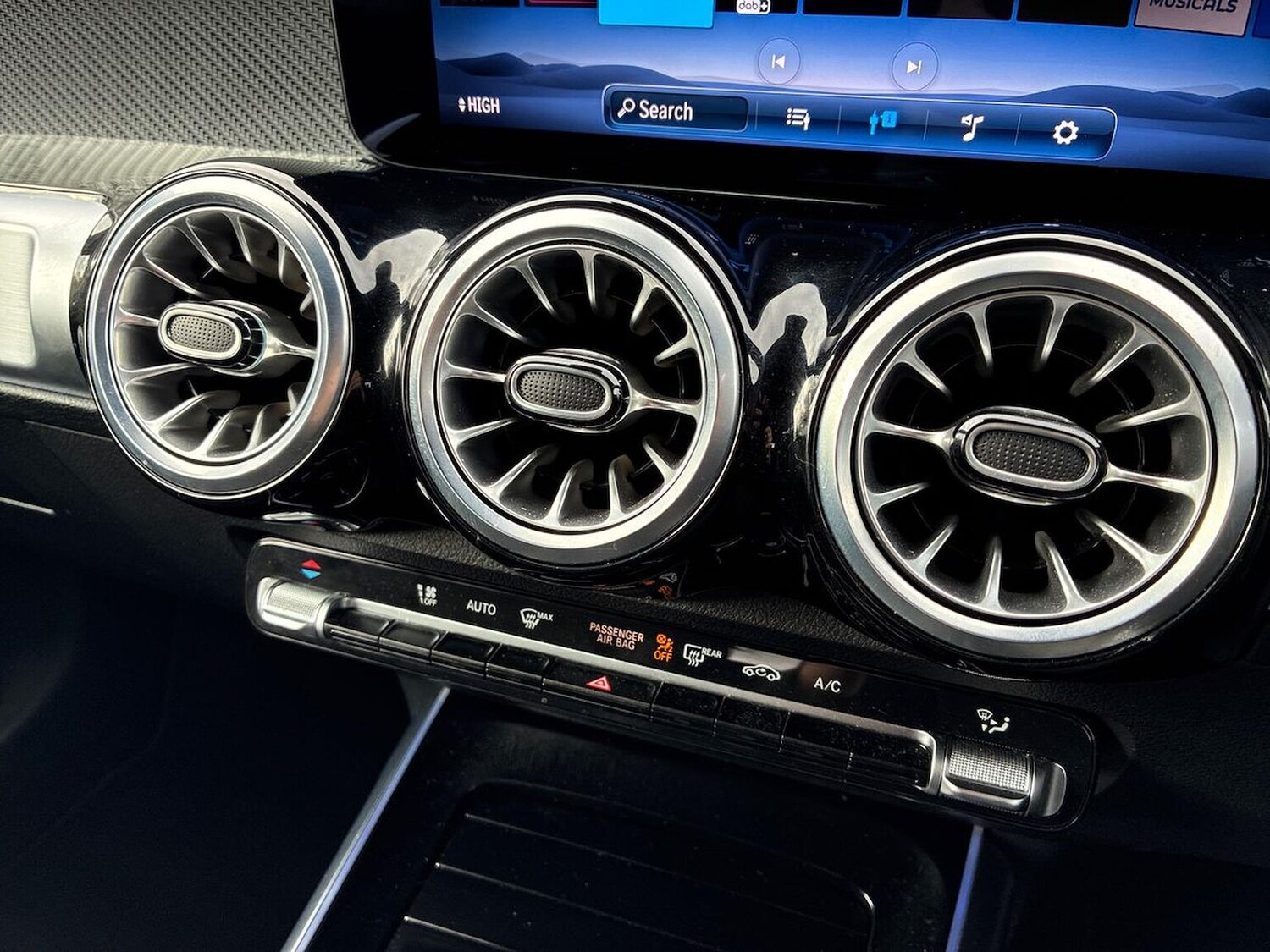 Used Mercedes-Benz GLB 2024 for sale - 76470980: Photo 13