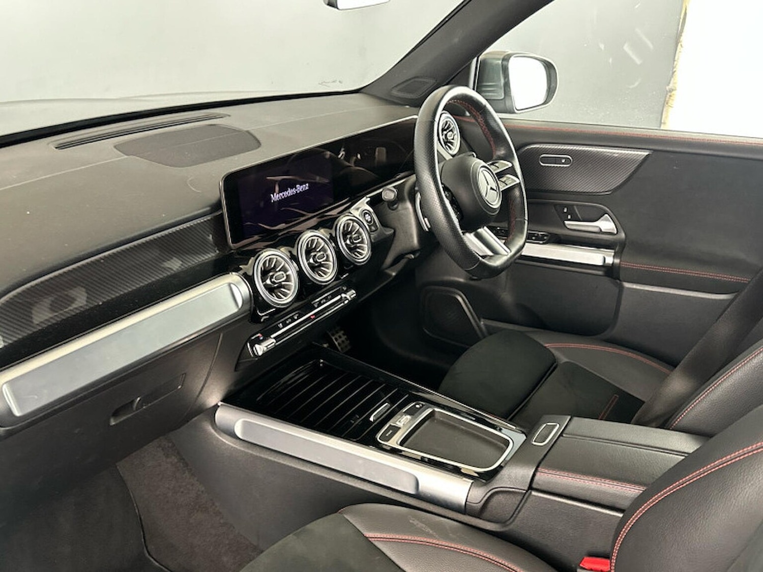 Used Mercedes-Benz GLB 2024 for sale - 76470980: Photo 3