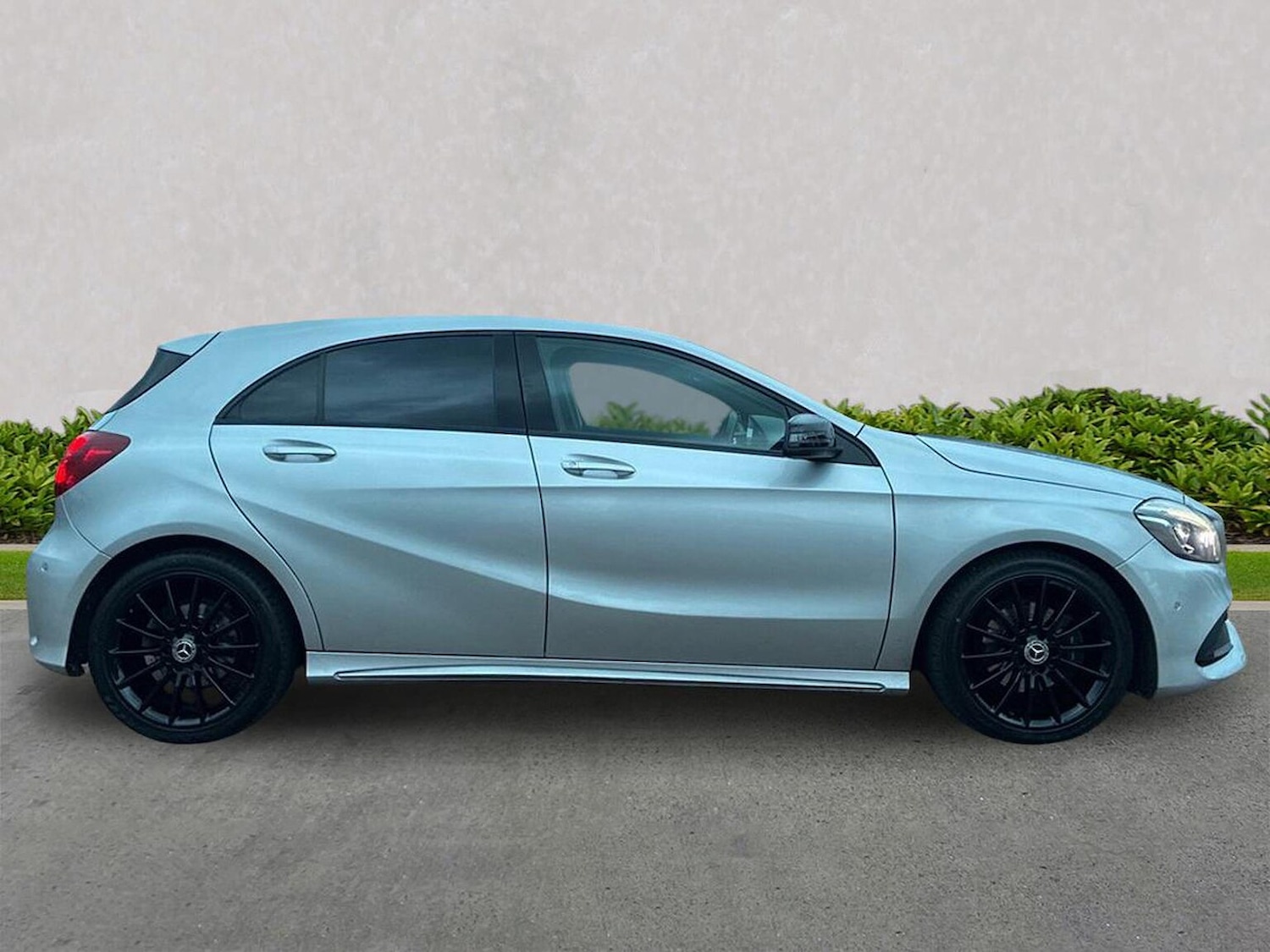 Used Mercedes-Benz A-Class 2017 for sale - 76845277: Photo 3