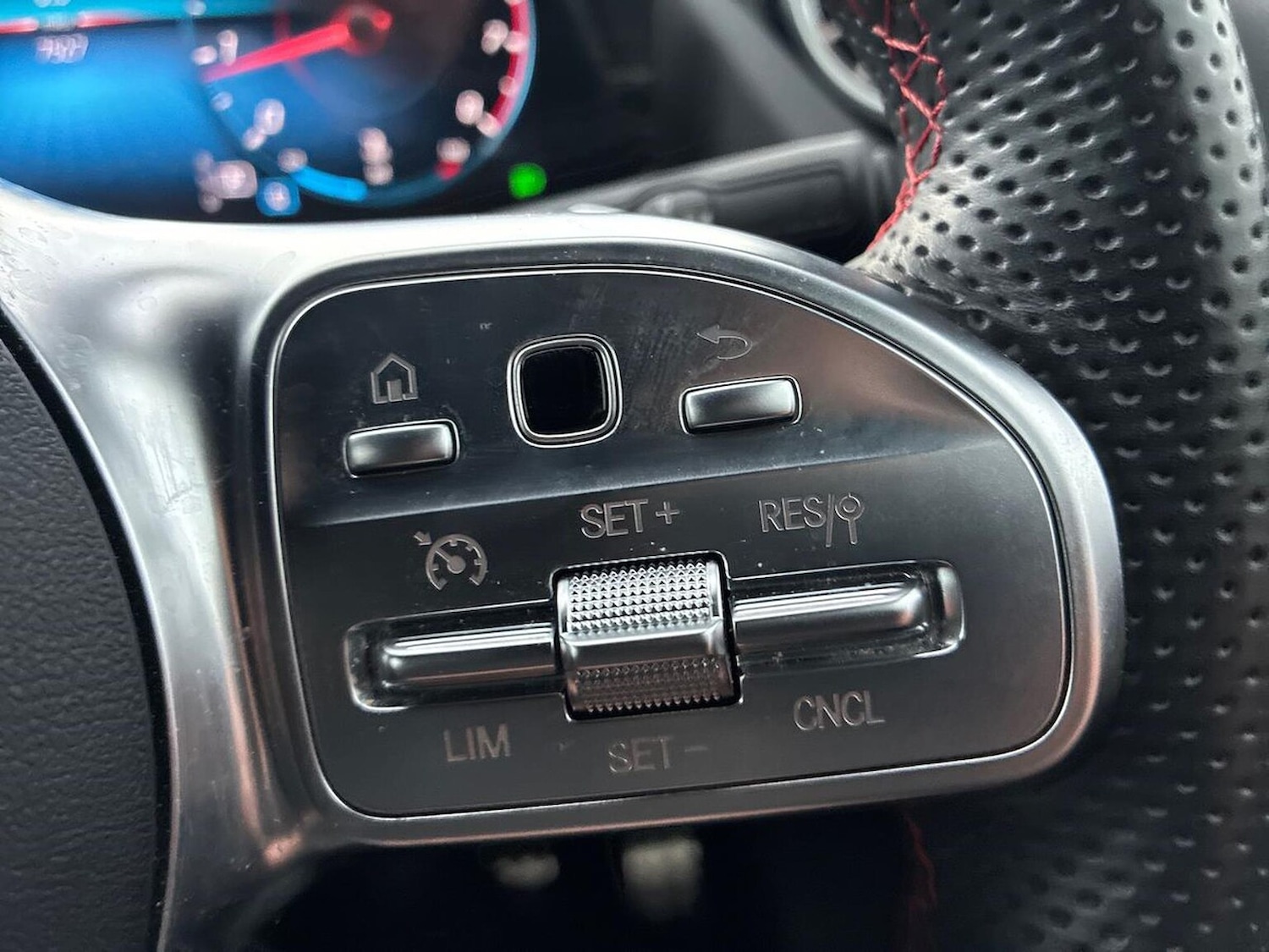 Used Mercedes-Benz GLA 2023 for sale - 76464649: Photo 28