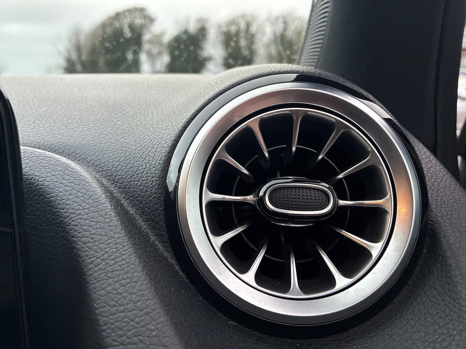 Used Mercedes-Benz GLA 2023 for sale - 76464649: Photo 41