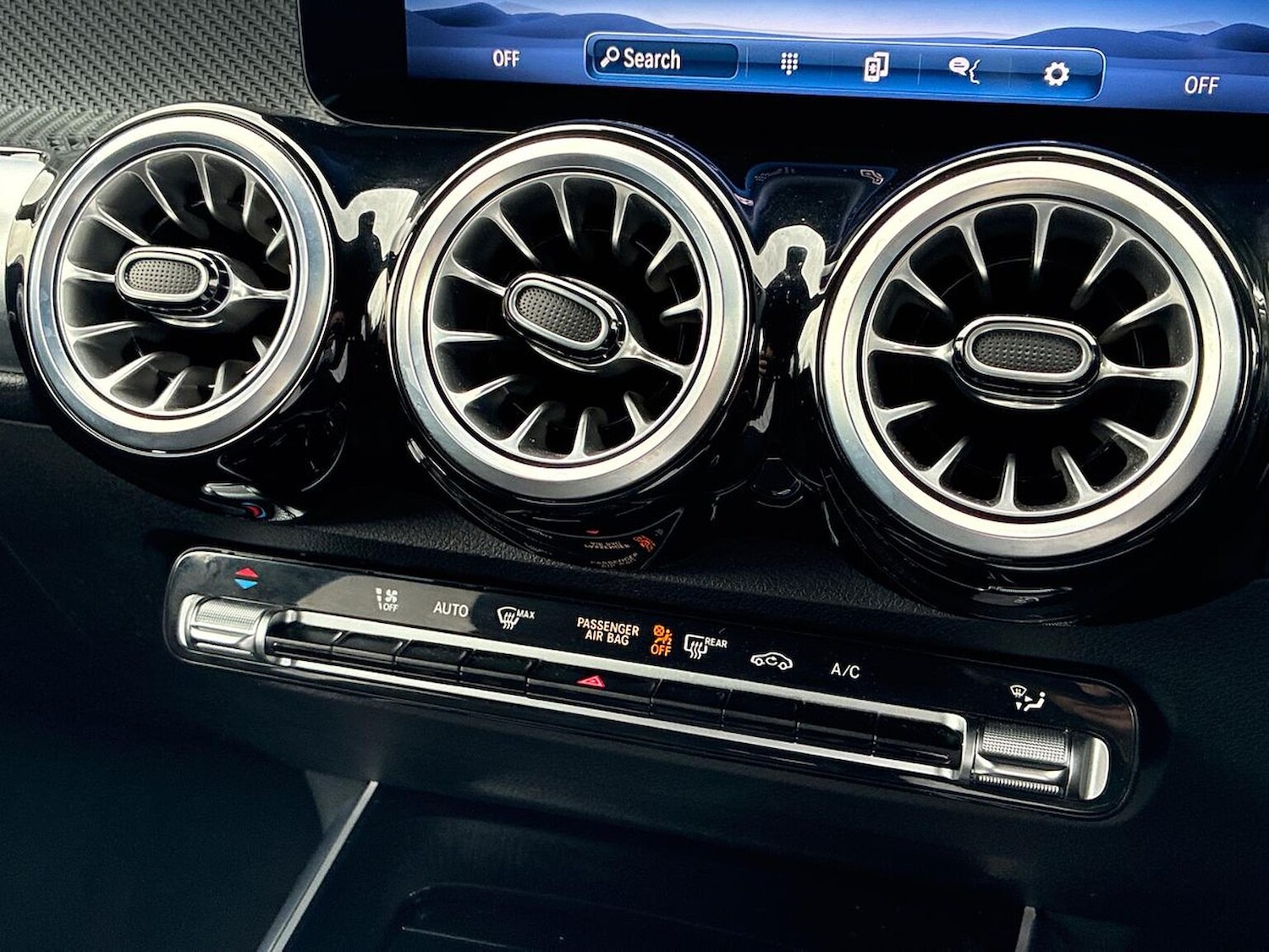 Used Mercedes-Benz GLB 2024 for sale - 76490571: Photo 12