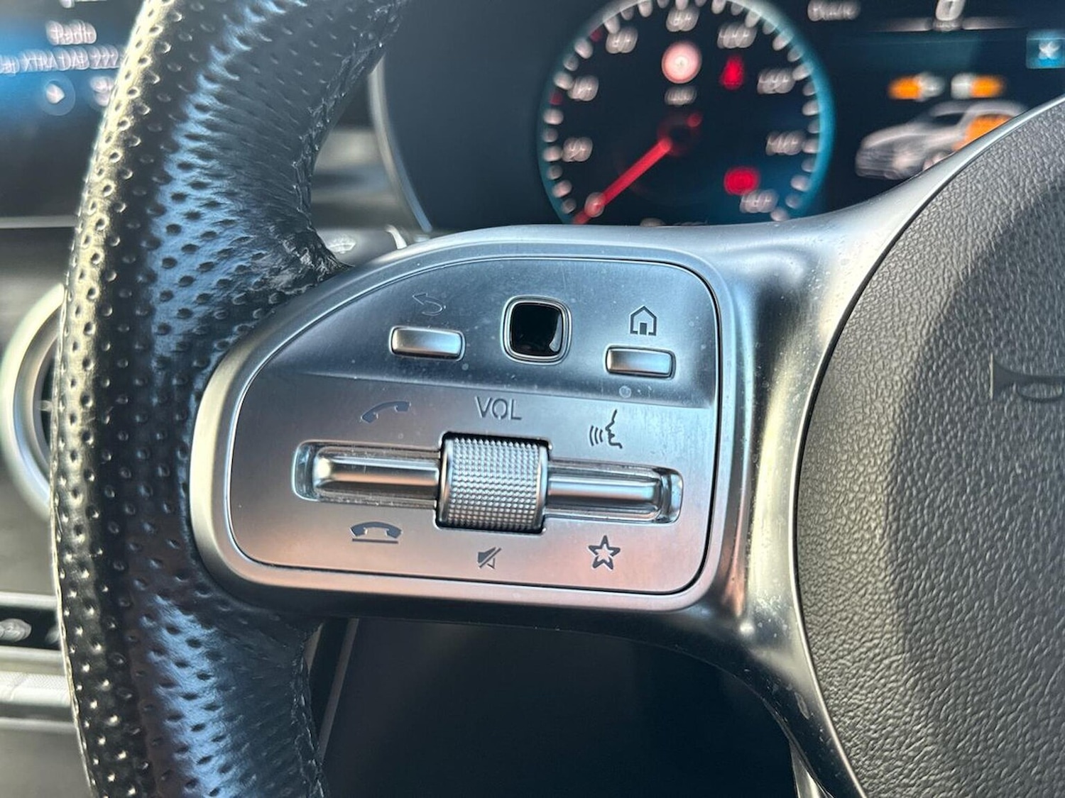 Used Mercedes-Benz GLC 2019 for sale - 76951153: Photo 27