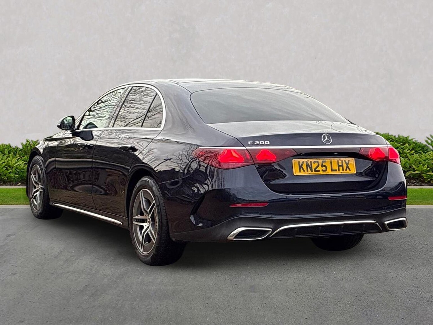 Used Mercedes-Benz E Class 2025 for sale - 76885008: Photo 2