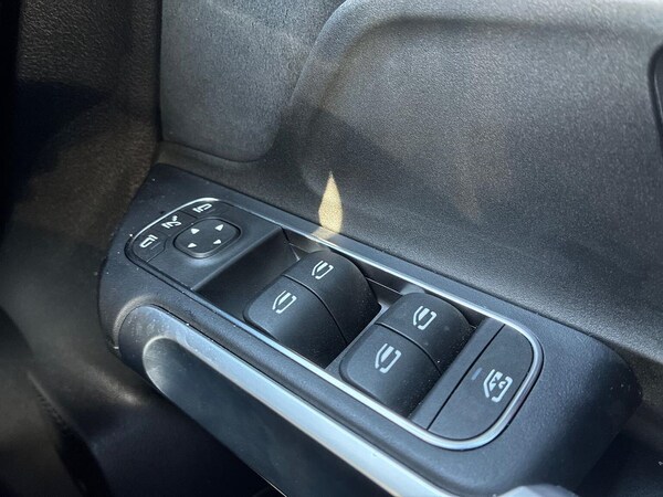 Used Mercedes-Benz EQB 2025 for sale - 76182425: Photo 21