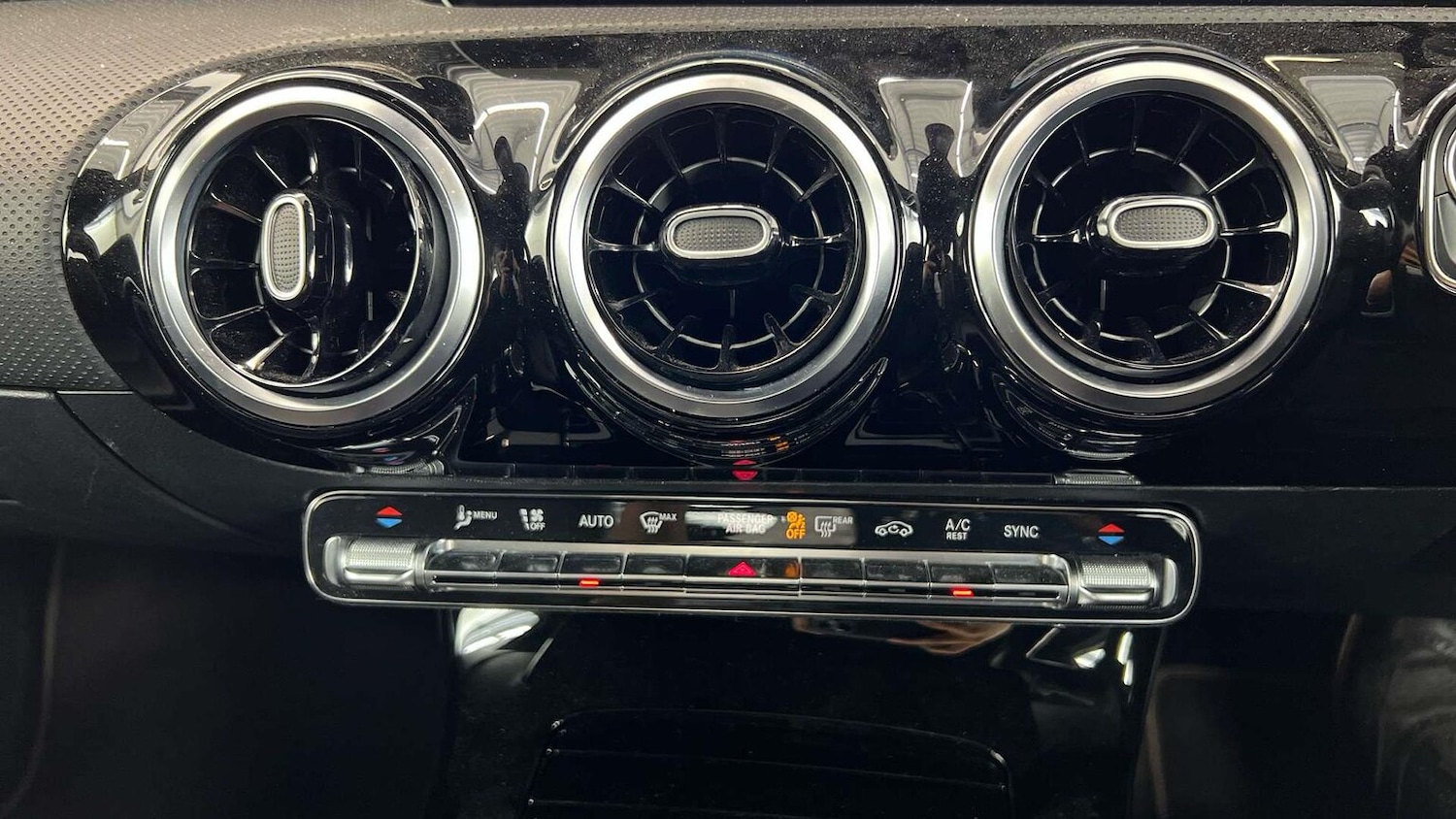 Used Mercedes-Benz A-Class 2021 for sale - 76292942: Photo 32