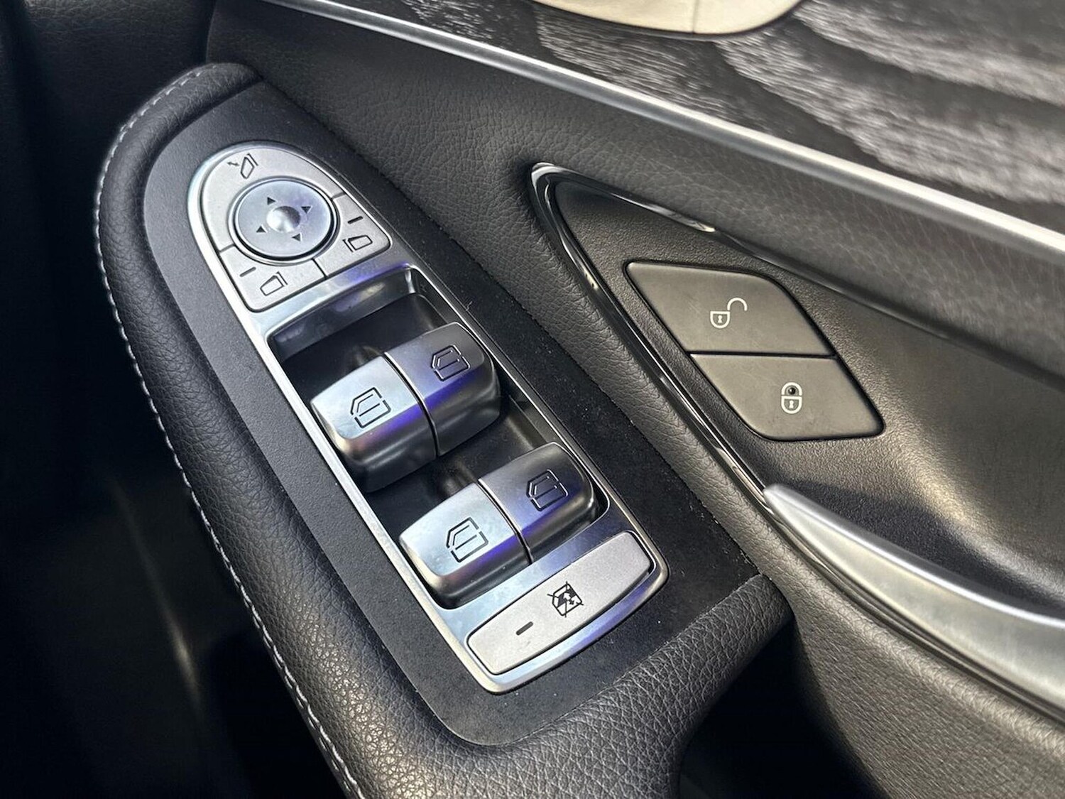 Used Mercedes-Benz GLC 2019 for sale - 76655965: Photo 22