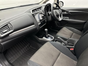 Used Honda Jazz 2018 for sale - 76960800: Photo