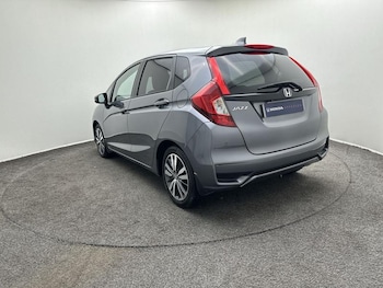 Used Honda Jazz 2018 for sale - 76960800: Photo