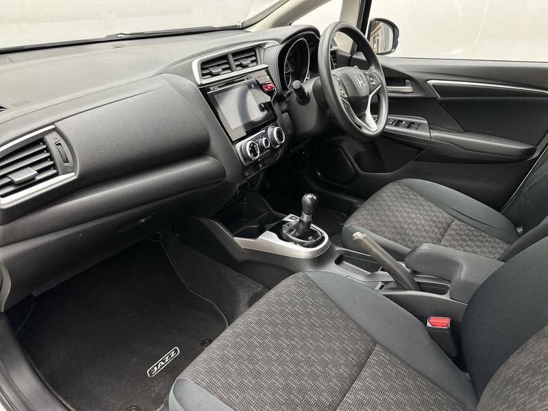 Used Honda Jazz 2017 for sale - 77951306: Photo 3