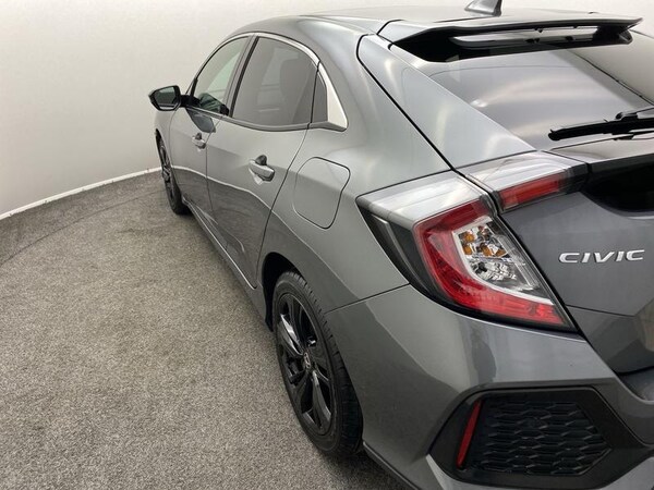 Used Honda Civic 2019 for sale - 76162105: Photo 24