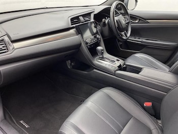 Used Honda Civic 2019 for sale - 76162105: Photo 3