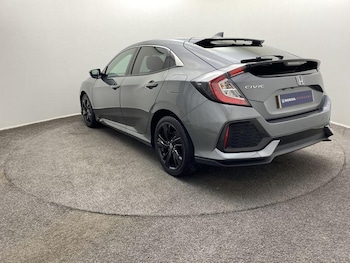 Used Honda Civic 2019 for sale - 76162105: Photo 4