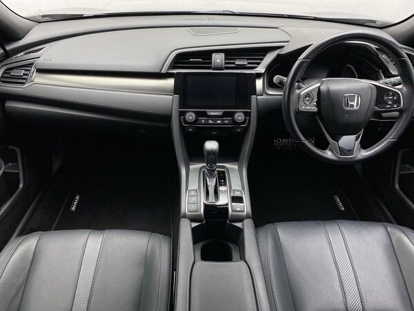 Used Honda Civic 2019 for sale - 76162105: Photo 5