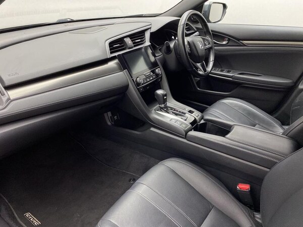 Used Honda Civic 2017 for sale - 76079750: Photo 3