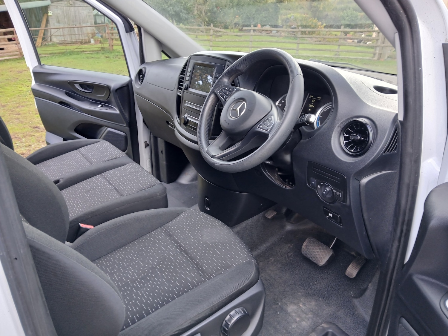 Used Mercedes-Benz Vito 2023 for sale - 76437159: Photo 9