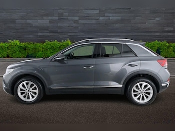 Used Volkswagen T-Roc 2022 for sale - 79621701: Photo