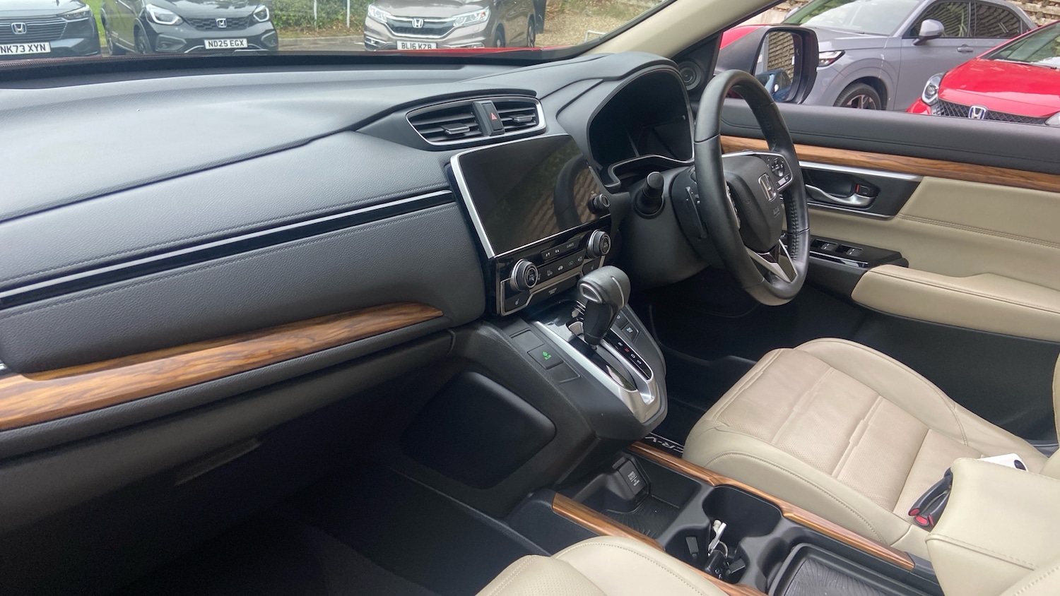 Used Honda CR-V 2019 for sale - 76040611: Photo 2