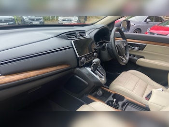 Used Honda CR-V 2019 for sale - 76040611: Photo 2