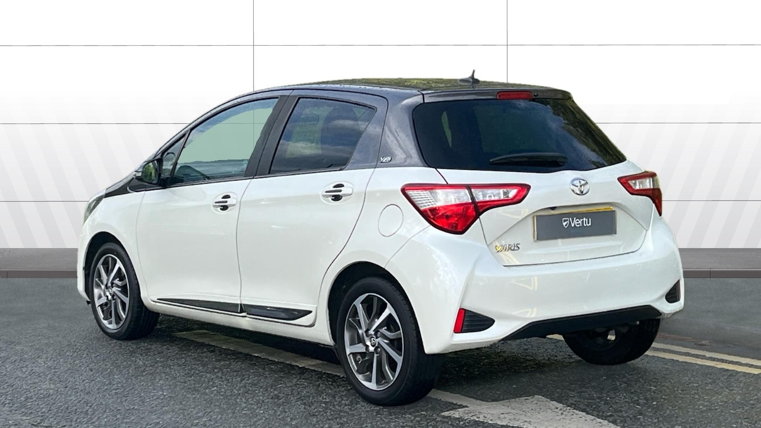 Used Toyota Yaris 2020 for sale - 76324454: Photo 2