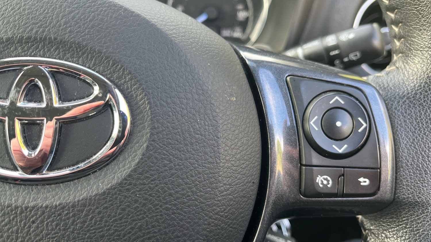 Used Toyota Yaris 2020 for sale - 76324454: Photo 26