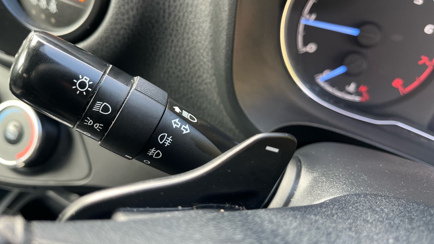Used Toyota Yaris 2020 for sale - 76324454: Photo 28