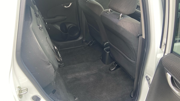 Used Honda Jazz 2015 for sale - 76302117: Photo 17