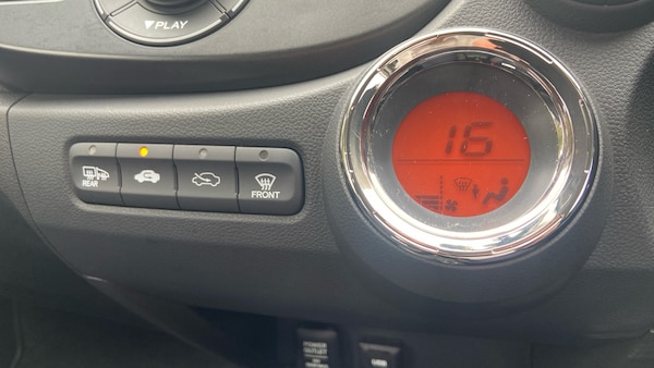 Used Honda Jazz 2015 for sale - 76302117: Photo 32