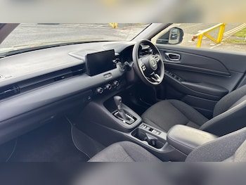 Used Honda HR-V 2023 for sale - 76231607: Photo 2
