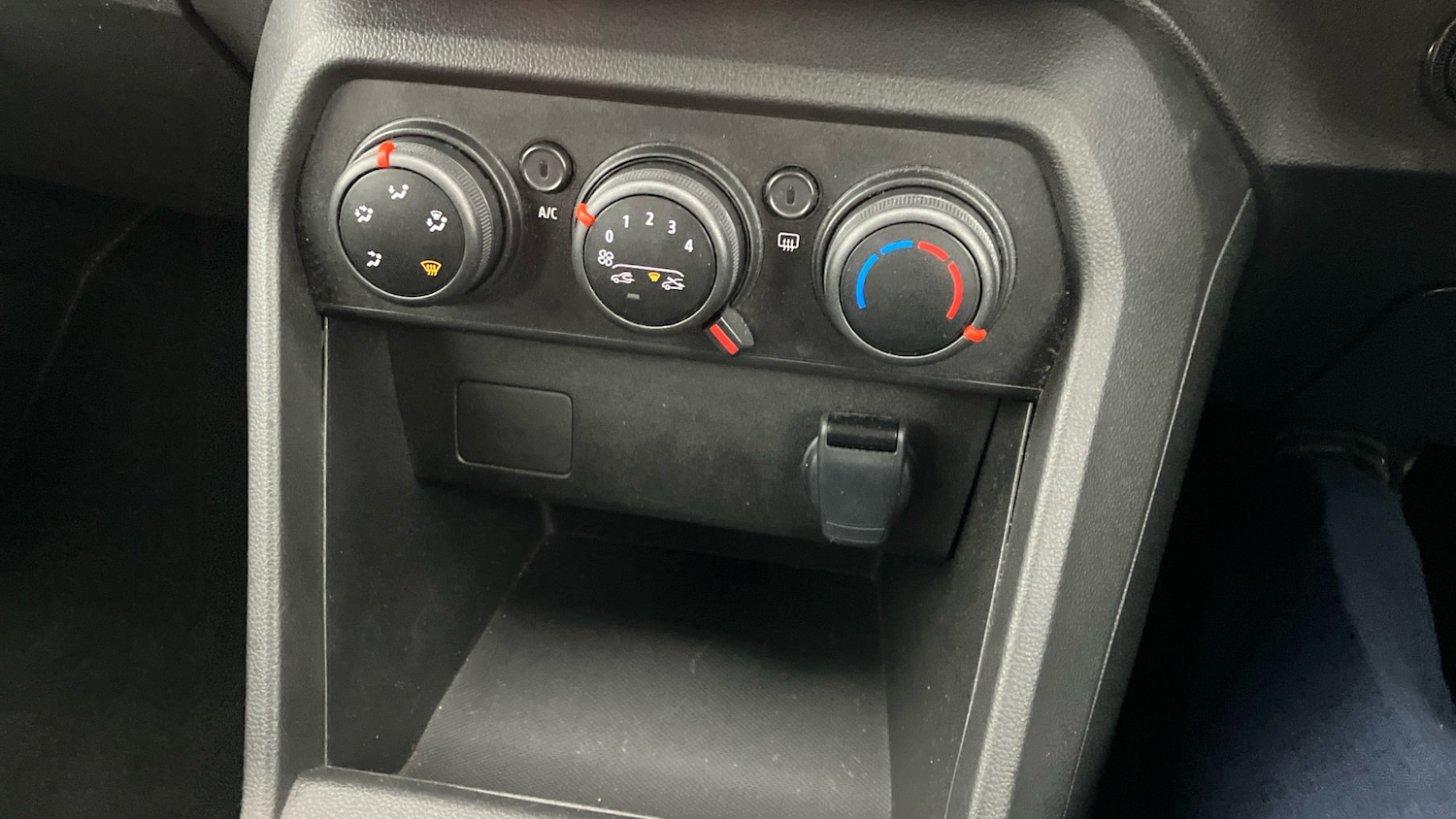 Used Dacia Sandero 2023 for sale - 77310852: Photo 31