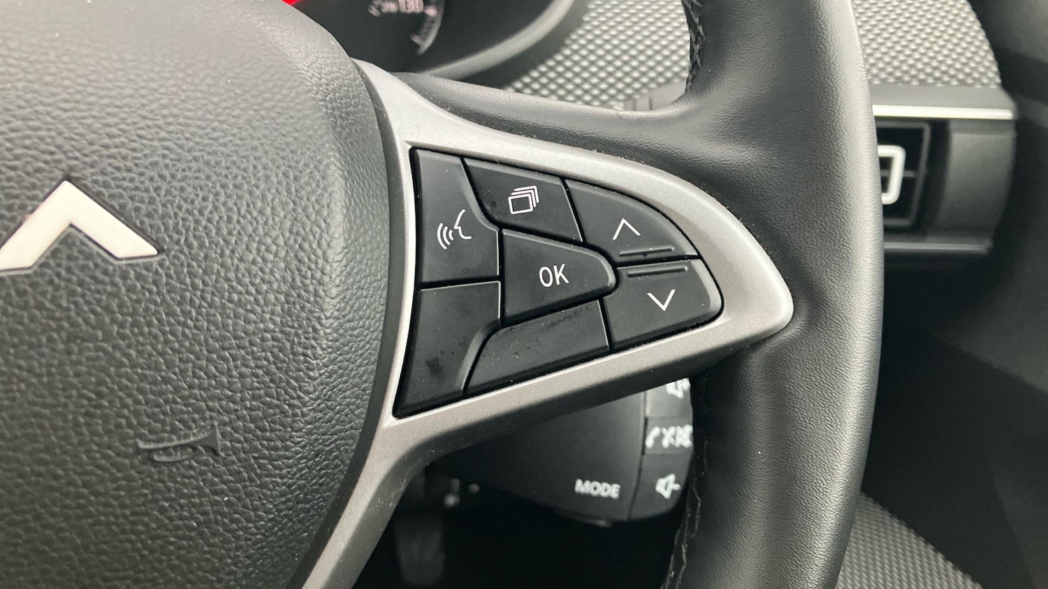 Used Dacia Sandero 2023 for sale - 77310852: Photo 36