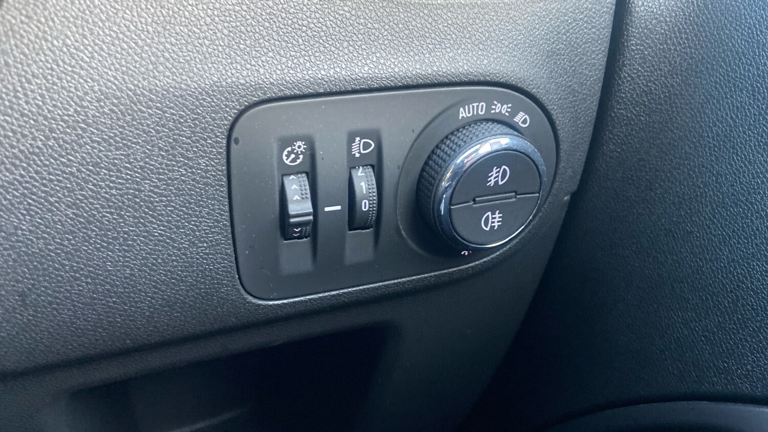 Used Vauxhall Crossland X 2019 for sale - 76404432: Photo 32