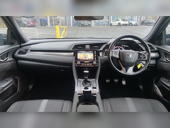 Used Honda Civic 2019 for sale - 77012913: Photo
