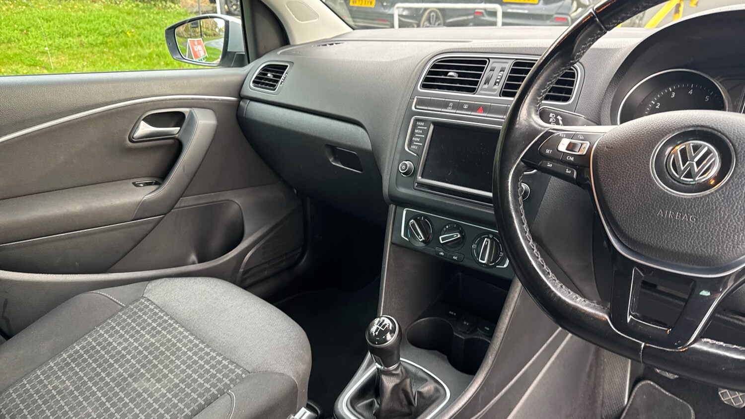 Used Volkswagen Polo 2017 for sale - 76461756: Photo 14