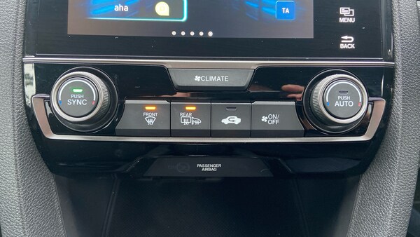 Used Honda Civic 2019 for sale - 76263198: Photo 32