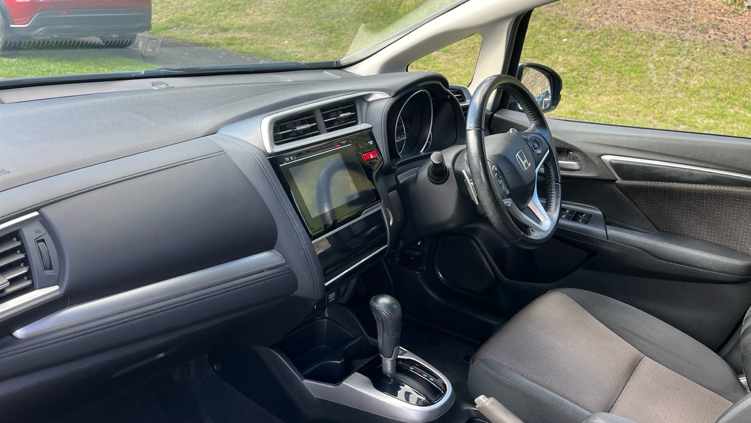 Used Honda Jazz 2017 for sale - 76156553: Photo 2