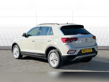 Used Volkswagen T-Roc 2023 for sale - 77743172: Photo
