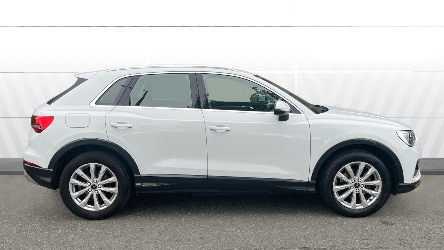 Used Audi Q3 2023 for sale - 76374604: Photo 5