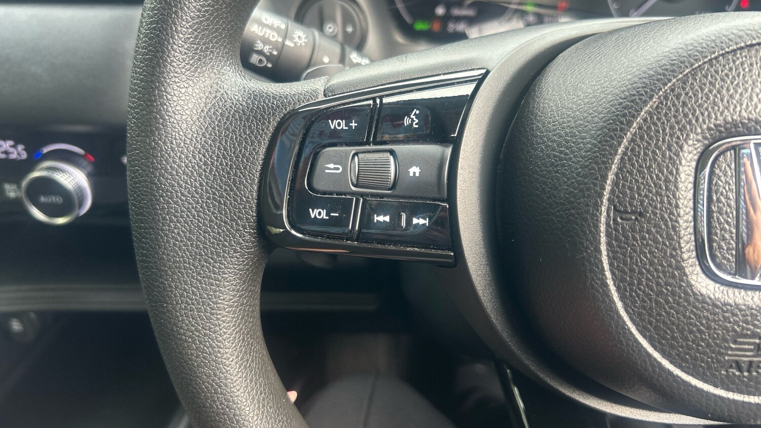 Used Honda HR-V 2023 for sale - 76170355: Photo 26