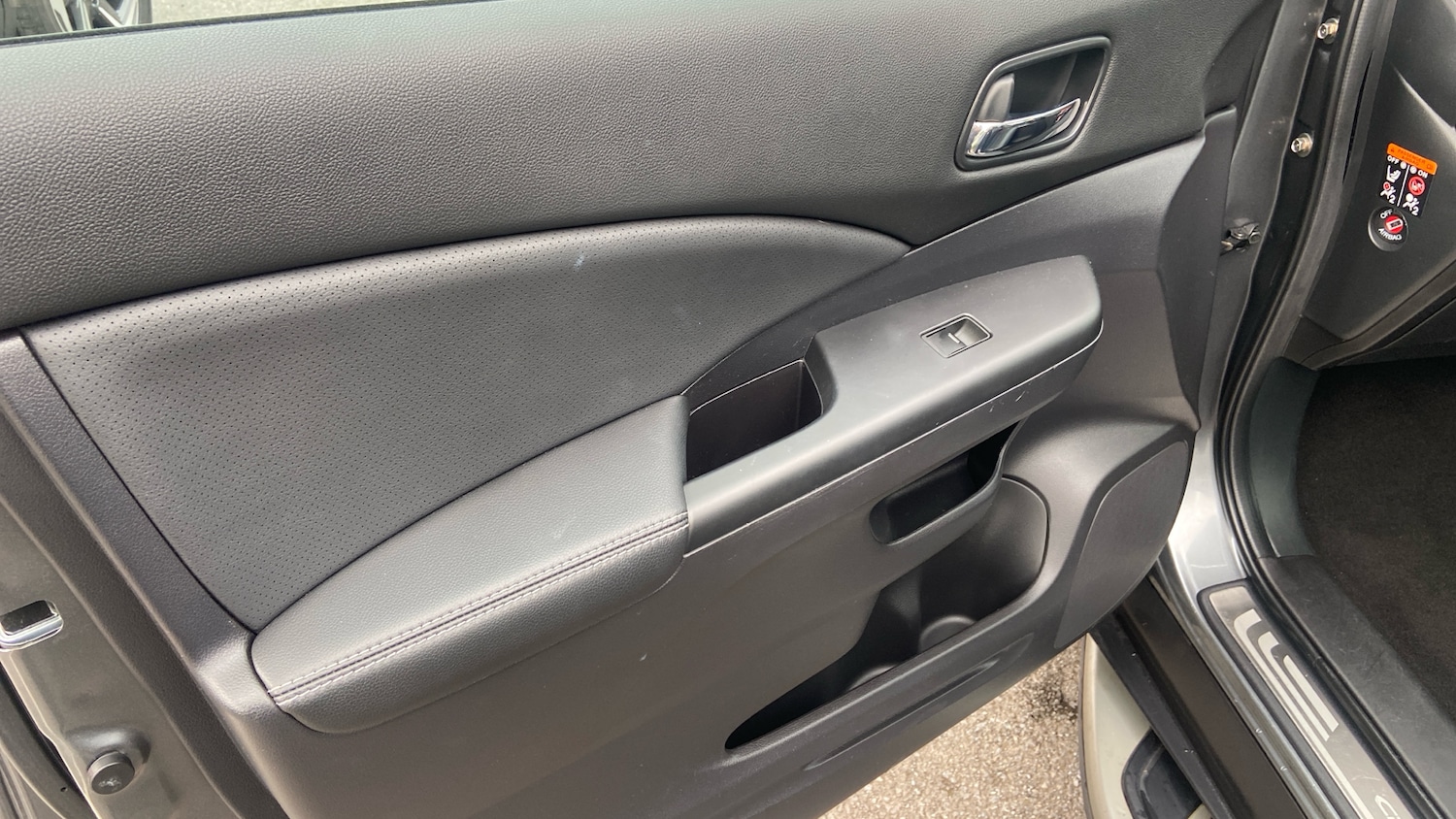 Used Honda CR-V 2017 for sale - 76076255: Photo 32