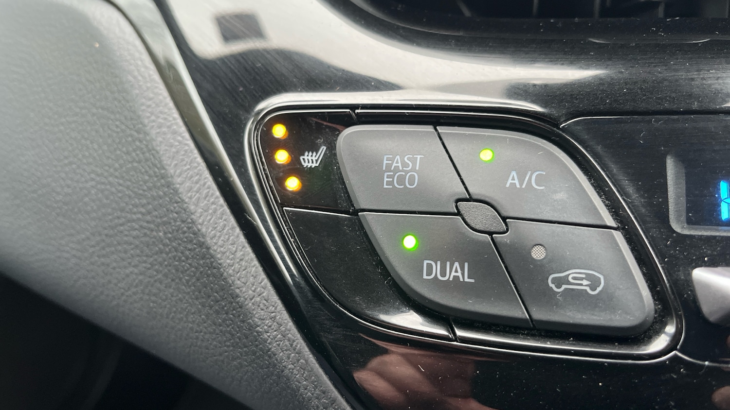 Used Toyota C-HR 2018 for sale - 76910926: Photo 26