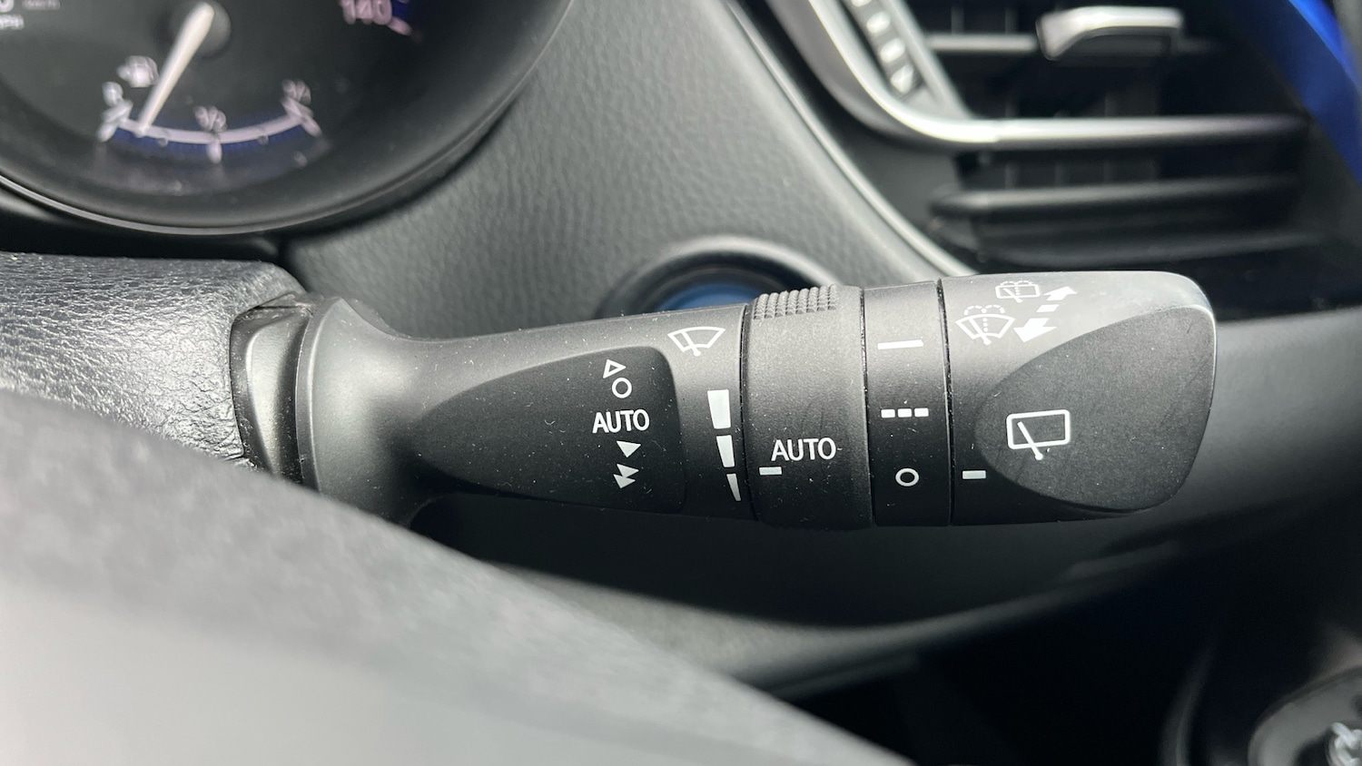 Used Toyota C-HR 2018 for sale - 76910926: Photo 32