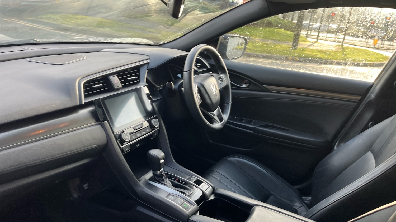 Used Honda Civic 2019 for sale - 77094948: Photo 2