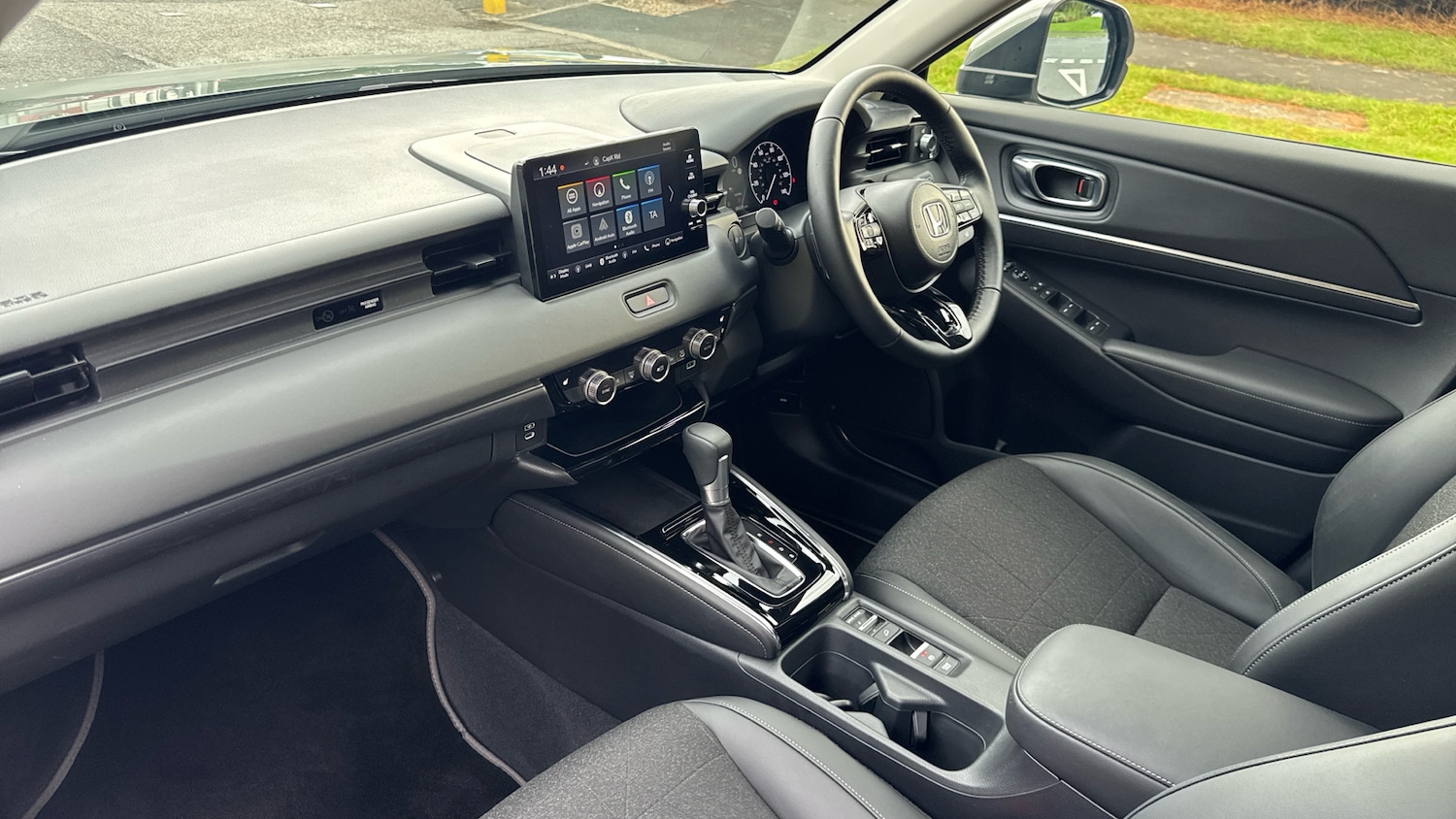 Used Honda HR-V 2024 for sale - 76159905: Photo 2