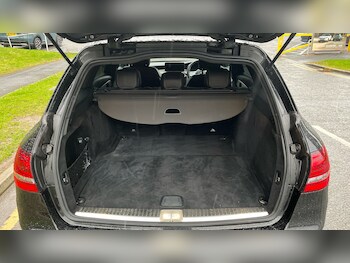 Used Mercedes-Benz C Class 2019 for sale - 77883761: Photo