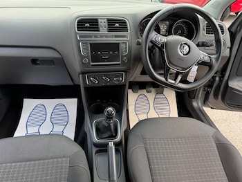 Used Volkswagen Polo 2015 for sale - 78517048: Photo
