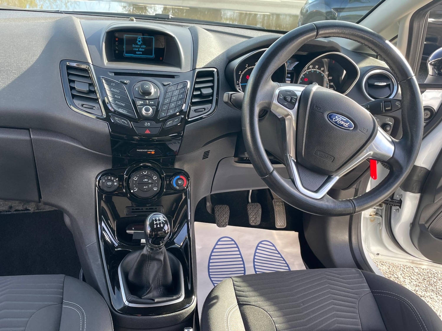 Used Ford Fiesta 2014 for sale - 76441244: Photo 2