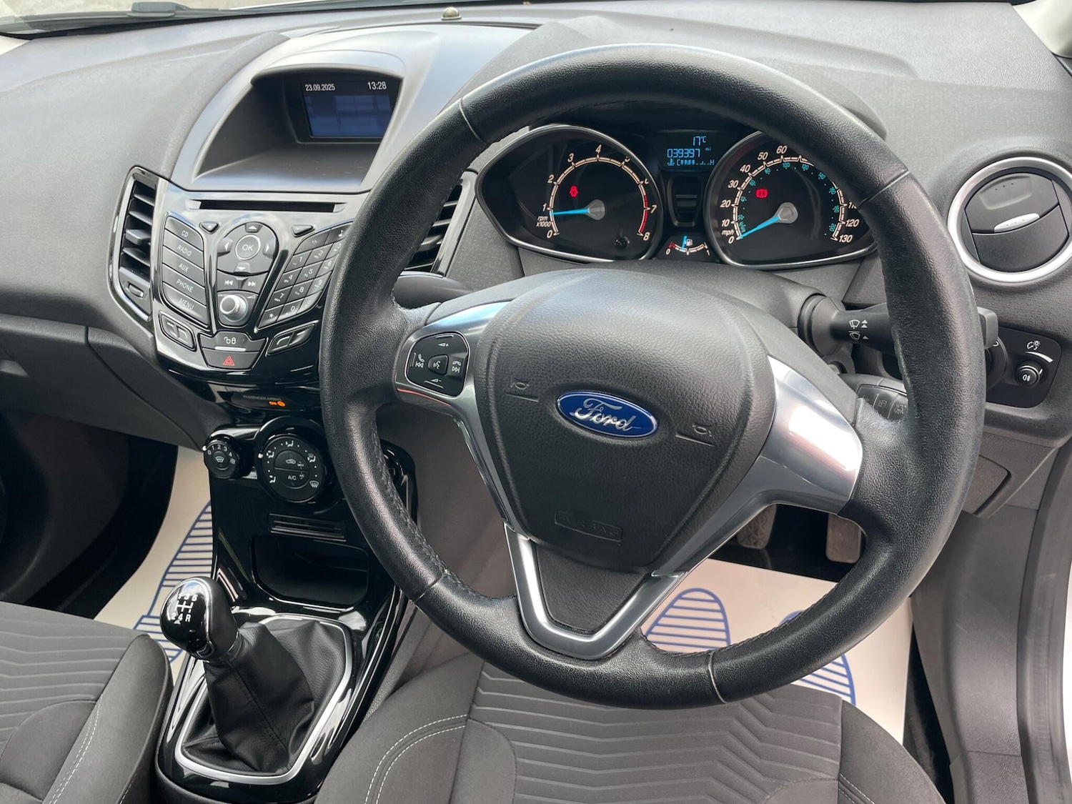Used Ford Fiesta 2016 for sale - 76032420: Photo 25