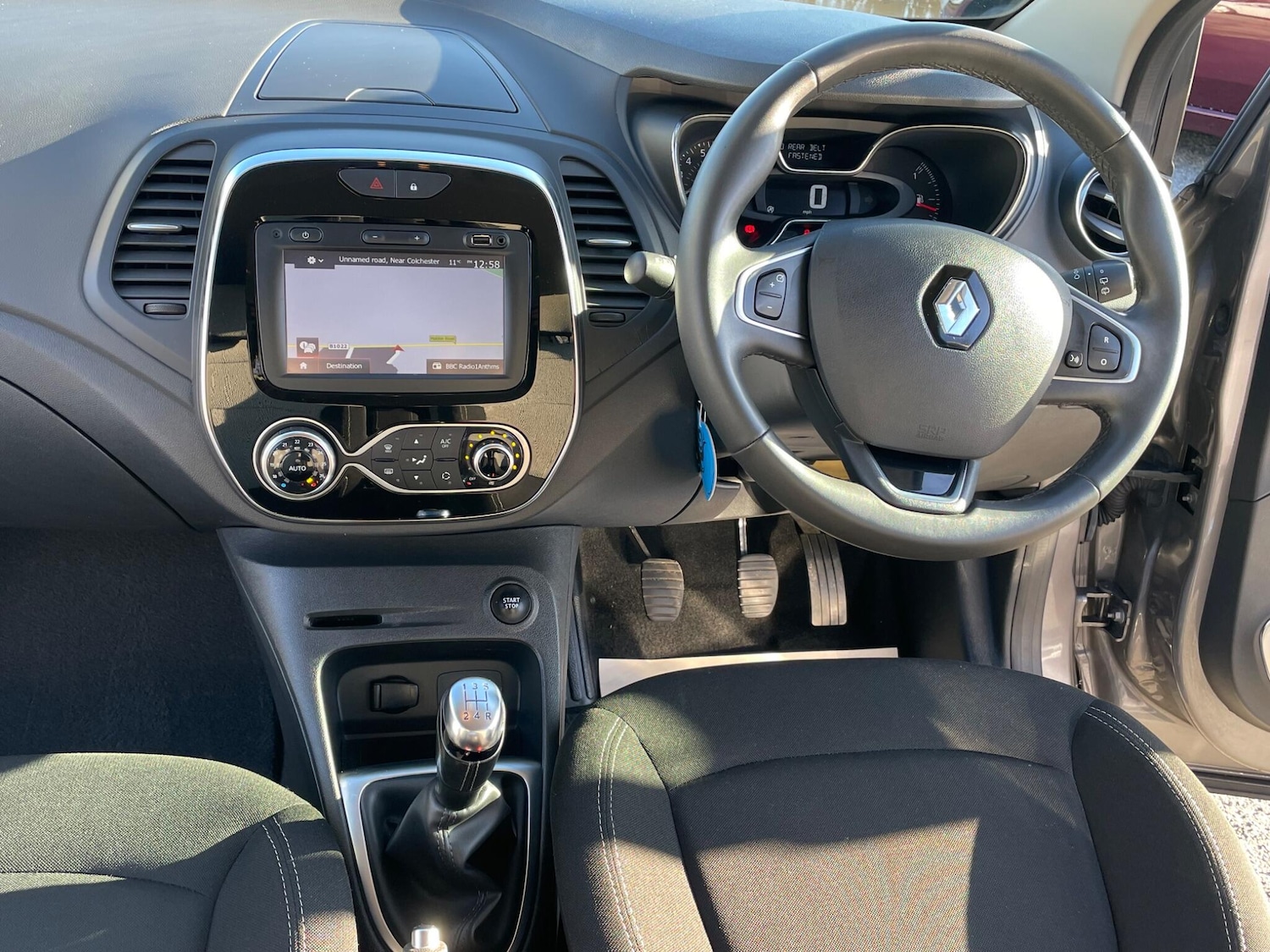 Used Renault Captur 2018 for sale - 76659145: Photo 2