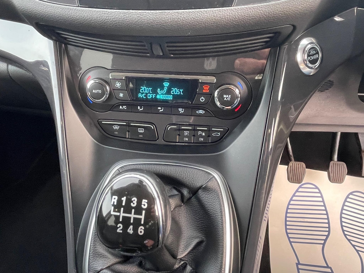 Used Ford Kuga 2014 for sale - 76701640: Photo 32